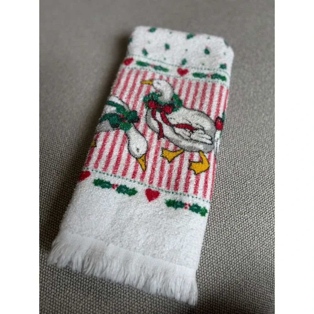 Vintage Christmas Hand Towel Country Geese Wreath Red White Stripe Fringe Trim